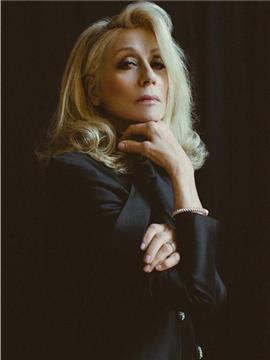Judith LIGHT